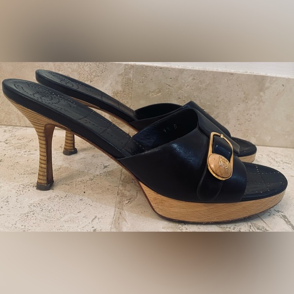 CHANEL PLATFORM BLACK LEATHER STACKED HEEL SLIDES IN BLACK/NATURAL - Picture 1 of 8